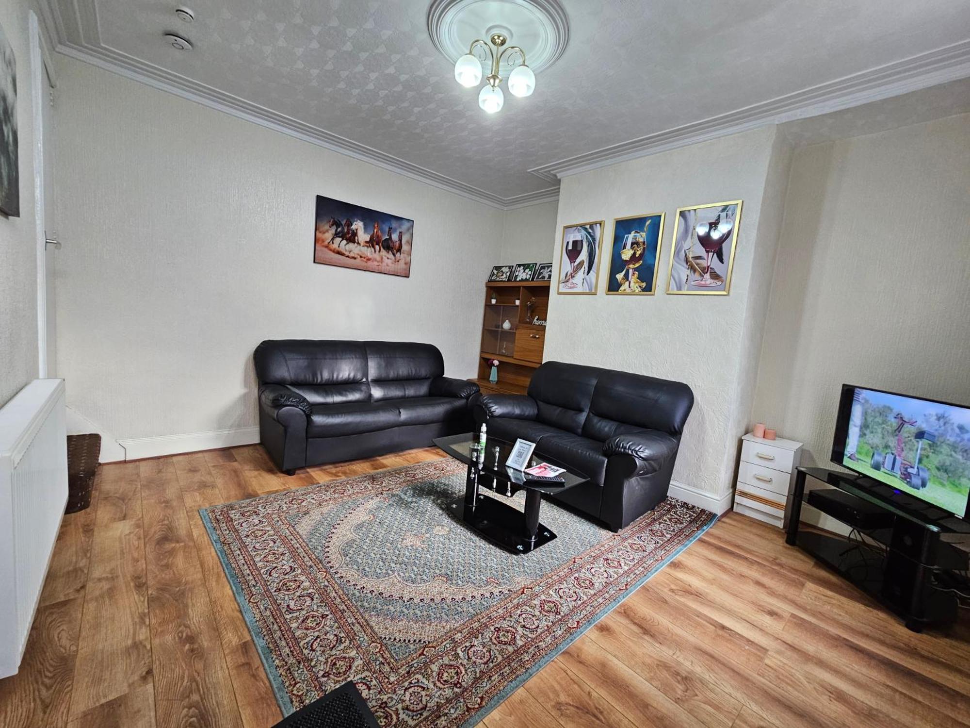 Hotel Bright Sunny, Double Bed With Garden, Tv And Wi-Fi à Leeds  Extérieur photo