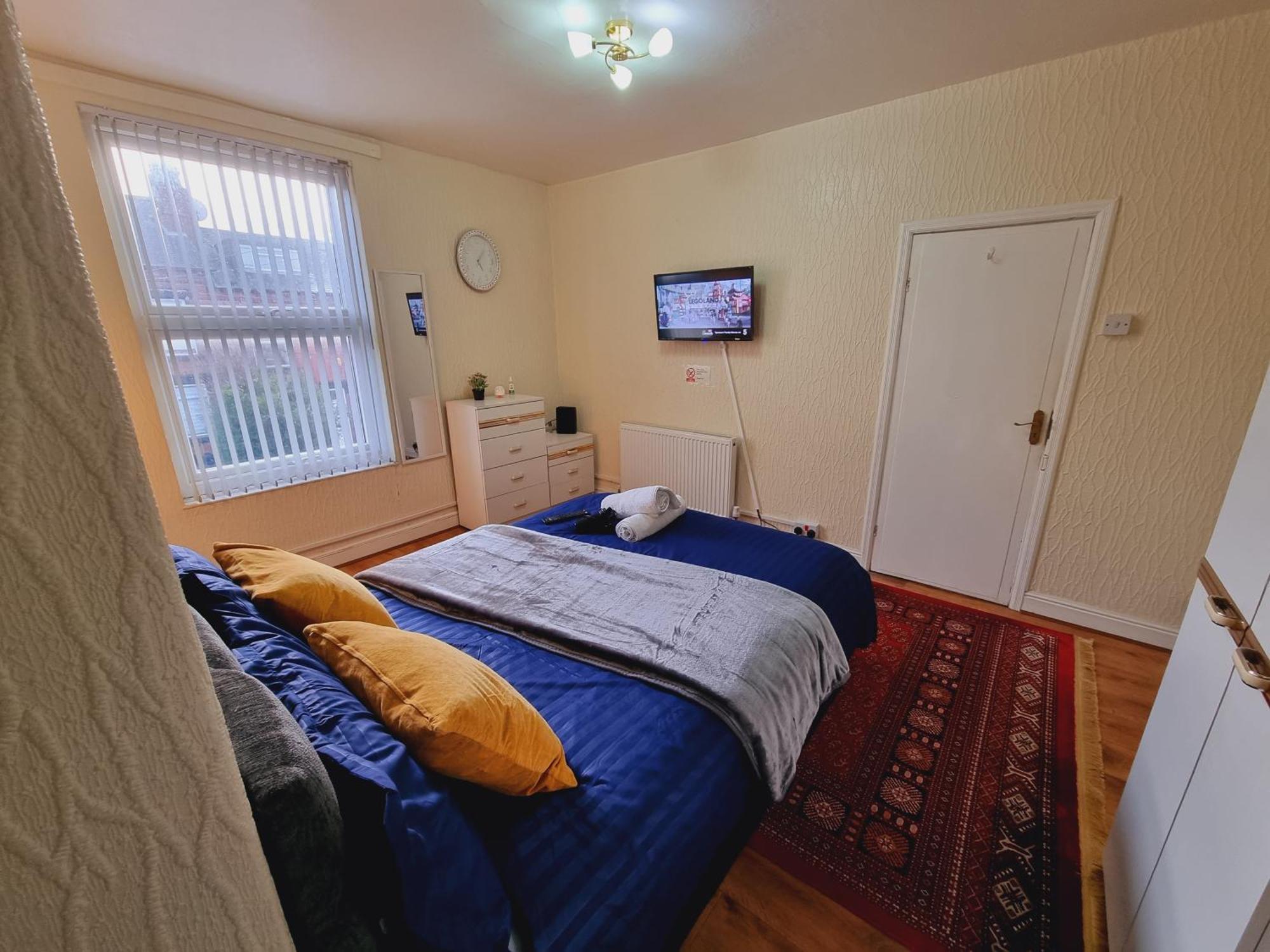 Hotel Bright Sunny, Double Bed With Garden, Tv And Wi-Fi à Leeds  Extérieur photo