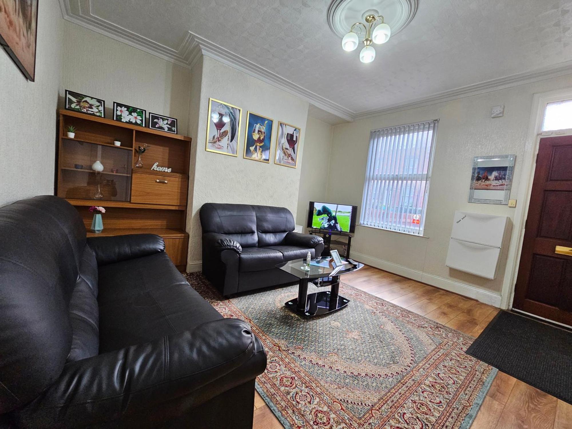 Hotel Bright Sunny, Double Bed With Garden, Tv And Wi-Fi à Leeds  Extérieur photo