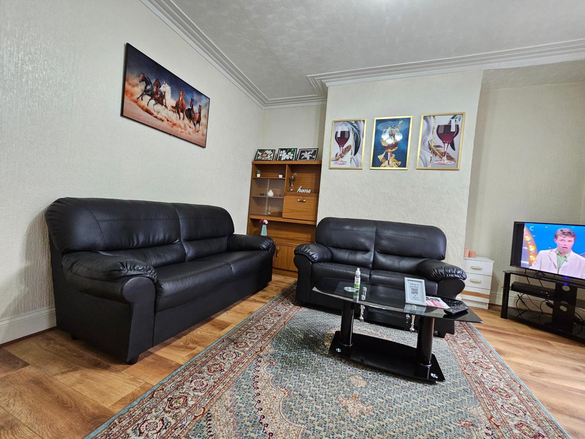Hotel Bright Sunny, Double Bed With Garden, Tv And Wi-Fi à Leeds  Extérieur photo